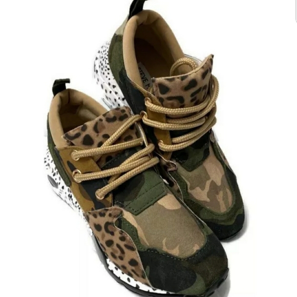 Steve Madden Shoes - Steve Madden Camo Cliff Sneakers